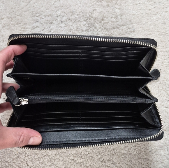 Coach Black Signature Tote Bag/Wallet Combo - Picture 8 of 8